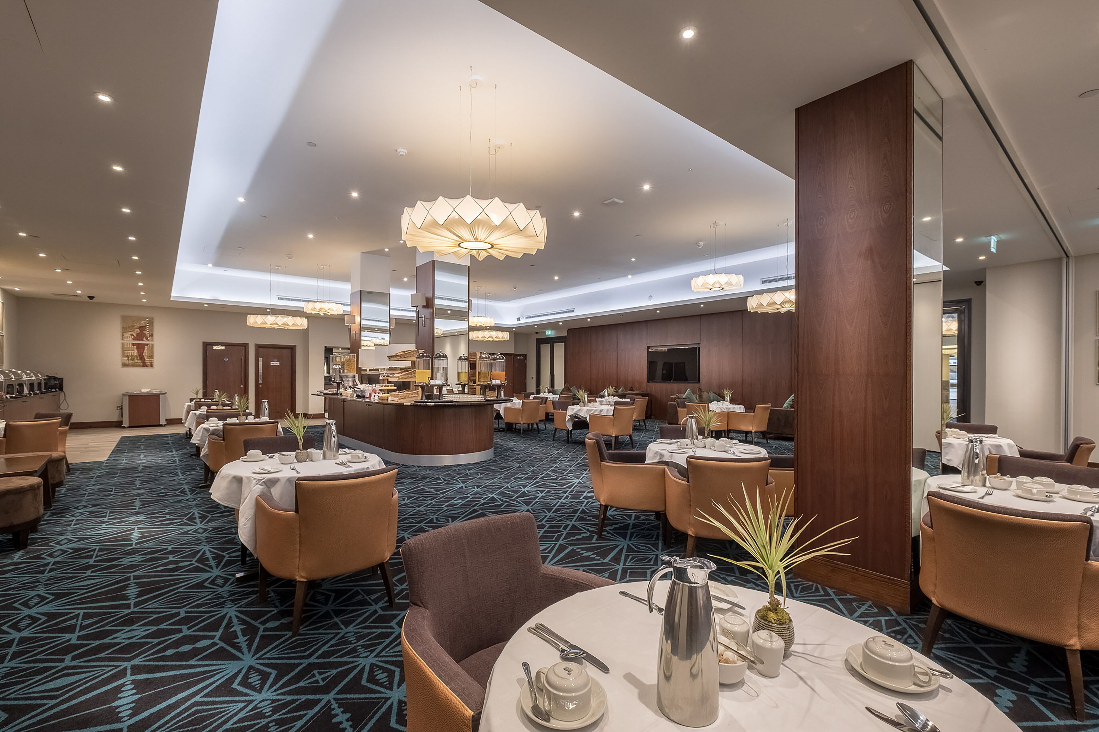 Daily English breakfast (GBP 19 per person)