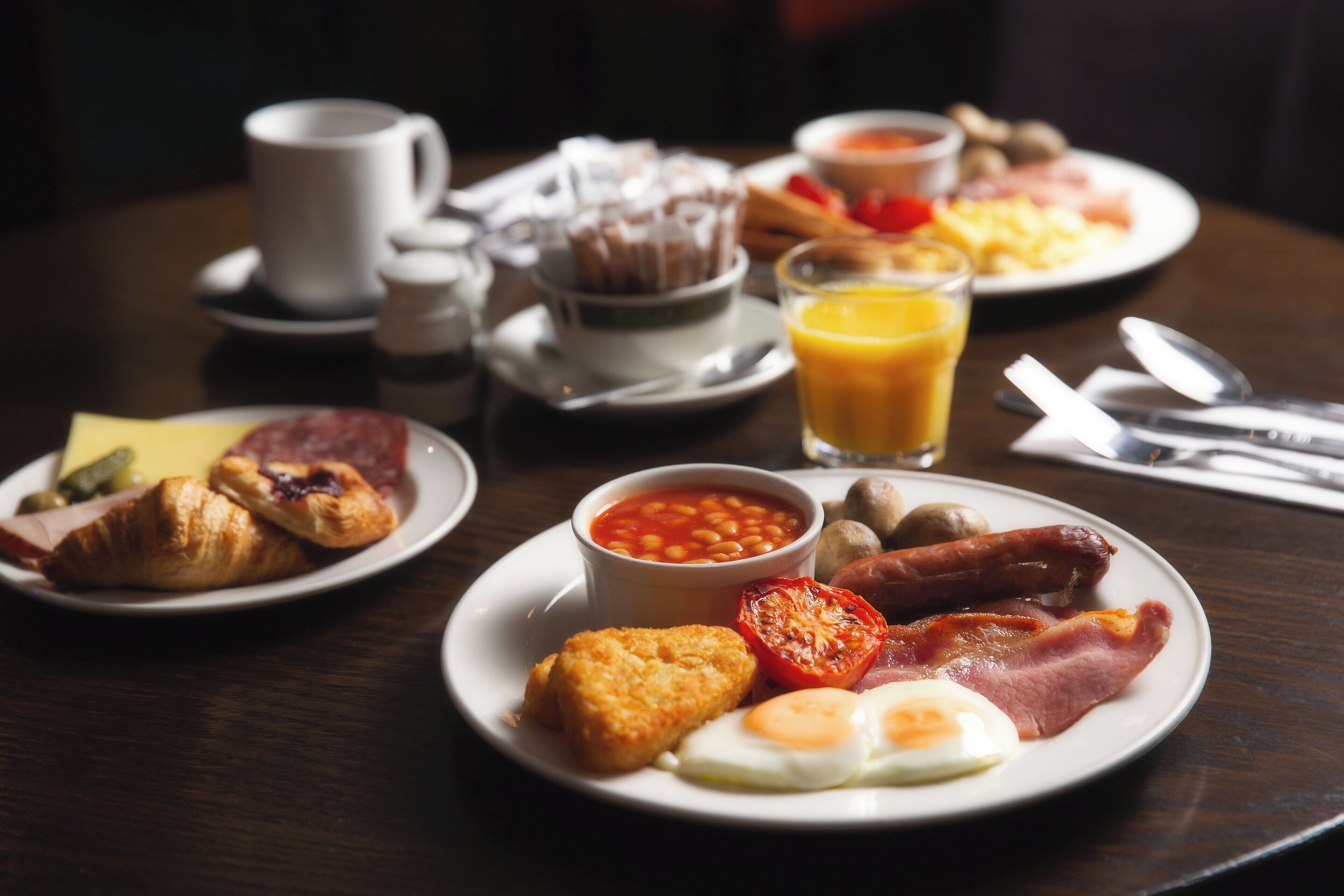 daily english breakfast (gbp 19 per person)