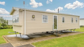 Exterior - 2 bedroom accommodation in Mablethorpe (Mablethorpe)