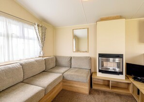 Living area - 2 bedroom accommodation in Mablethorpe (Mablethorpe)