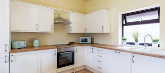 1 bedroom accommodation in Hatfield Woodhouse, Nr. Doncaster
