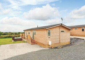 Unclassified image, 4 of 9, button - New in 2017. Spacious and luxurious lodge. (Carnmenellis, Nr Falmouth)