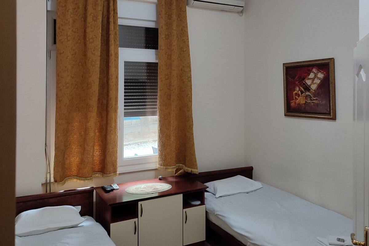 Minibar, desk, free WiFi