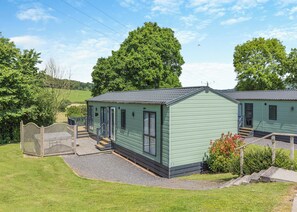 Exterior - Holiday Home with one double and one twin bedroom. (Axminster)