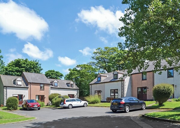 Unclassified image, 1 of 6, button