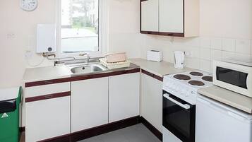 Fridge, oven, stovetop, toaster