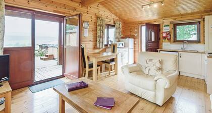 This luxurious lodge is the perfect retreat for spoiling someone special.