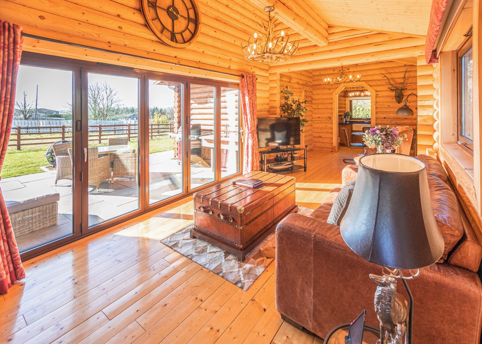 Flat-screen TV, fireplace