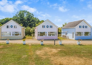 Exterior - Two-storey detached cottage for up to 8 guests. (Seaview)