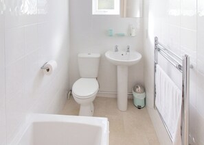 Bathroom - Two-storey detached cottage for up to 8 guests. (Seaview)