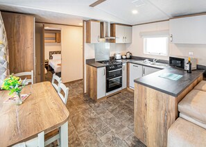 Fridge, oven, stovetop, toaster - New in 2017. Luxury 12ft-wide caravan. (Milford-on-Sea, Nr Lymington)