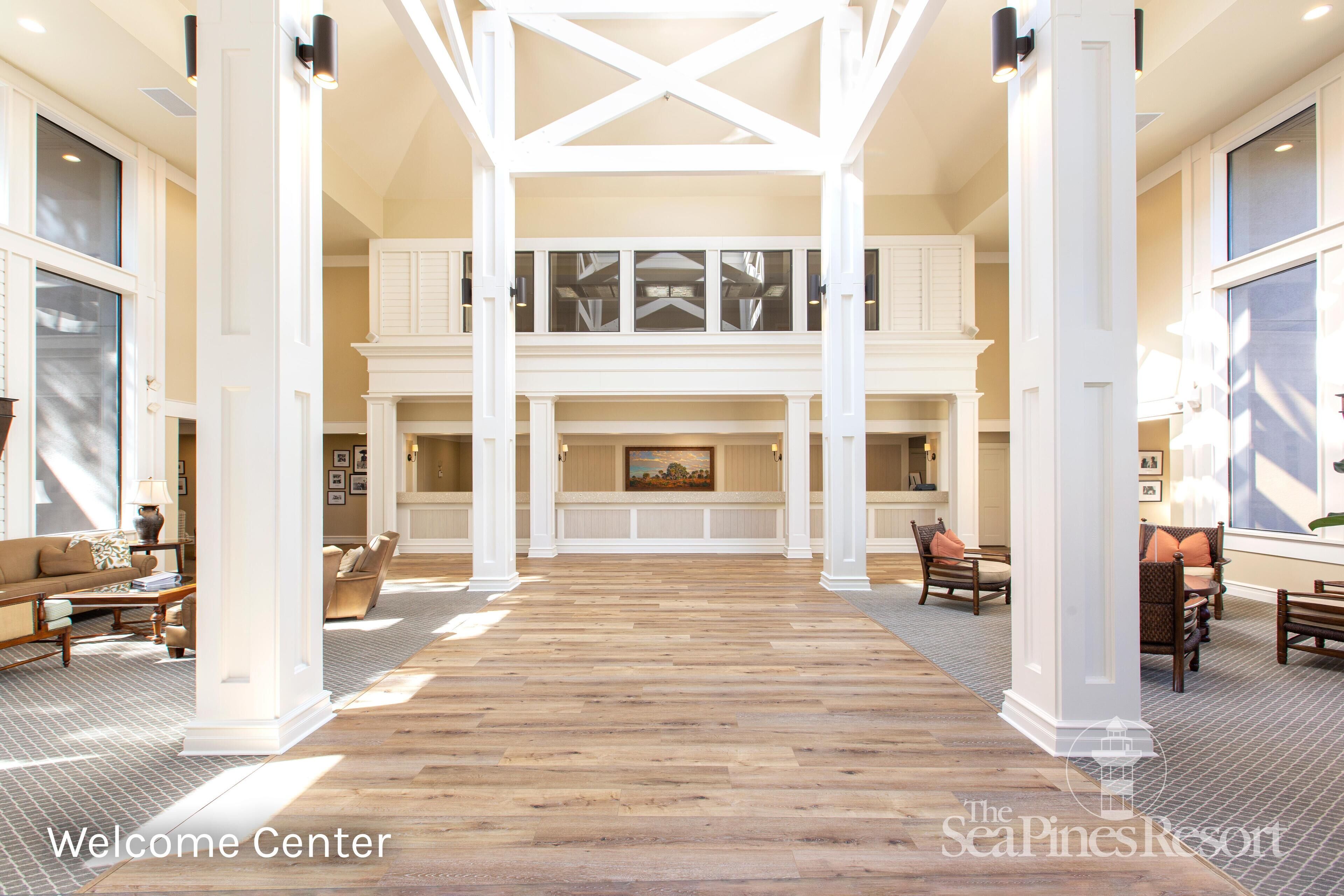 Spacious Lagoon-view Villa, Sleeps 6 near Sea Pines Beach Club