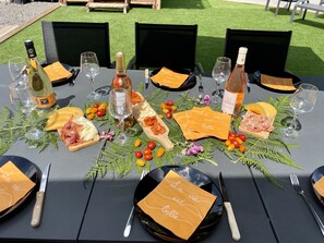 Outdoor dining - Air-conditioned villa with pool and jacuzzi Anduze between sea and Cevennes (Saint-Sébastien-d'Aigrefeuille)