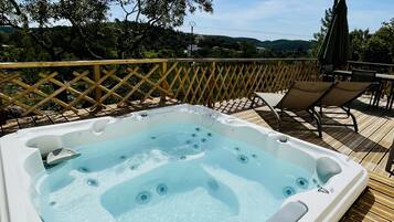 Bain à remous extérieur