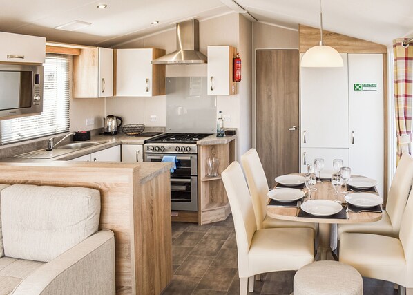 Fridge, oven, stovetop, toaster