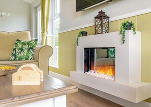 Interior - 3 bedroom accommodation in Beetley, Dereham (Beetley, Dereham)