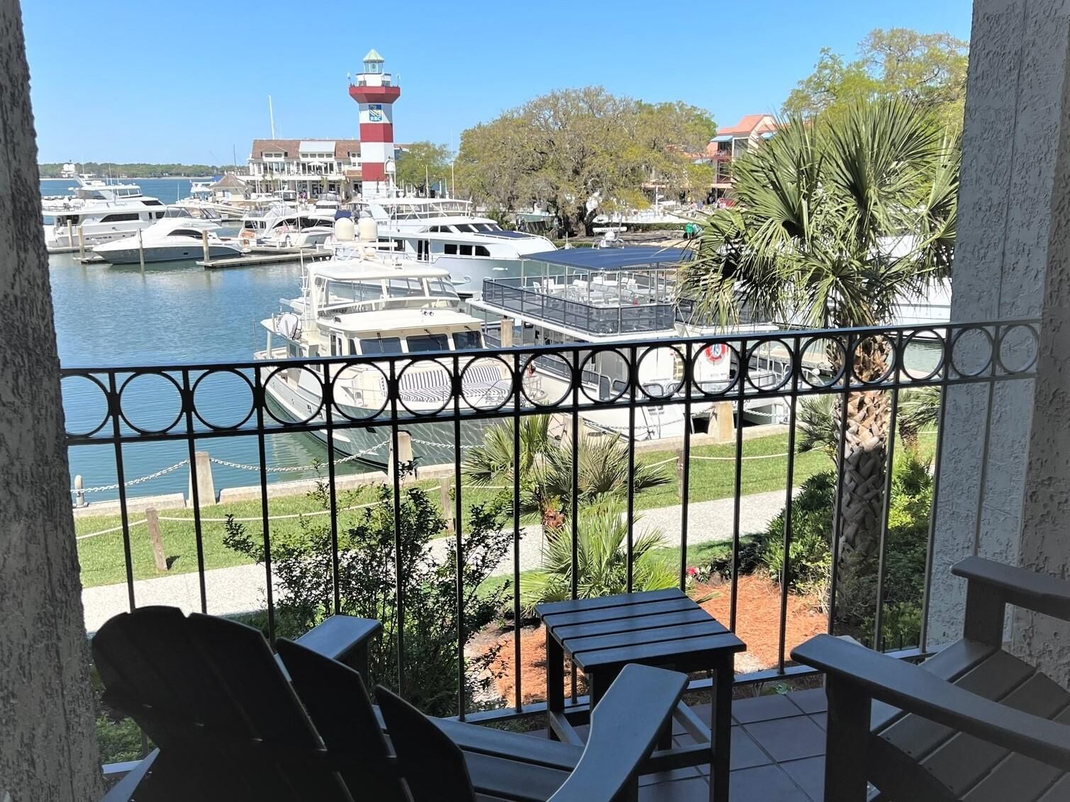 Beautiful marina views, 3-Bed Villa sleeps 6 in the heart of Harbour Town