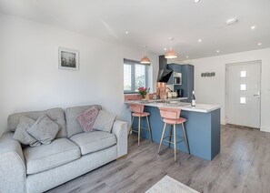 Living area - Stunning cottage with one king-size double. (Orby)