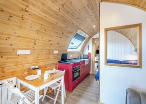 Room - 0 bedroom accommodation in Great Busby (Great Busby)