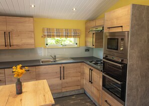 Refrigerador, horno, parrilla de estufa y tostadora 