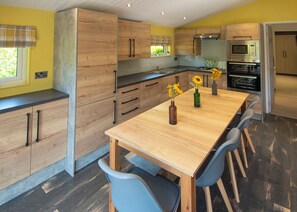 Fridge, oven, stovetop, toaster