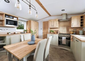 Oven - Diamond 2 Bed Caravan Hot Tub (Clarach Bay, Nr Aberystwyth)