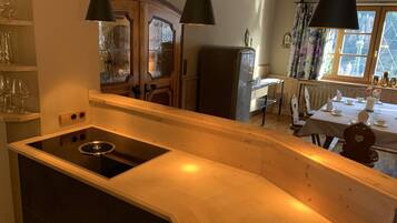 Kühlschrank, Herdplatte, Geschirrspüler