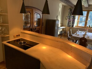 Kühlschrank, Herdplatte, Geschirrspüler