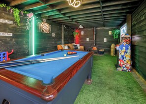 Game room - Stylish and contemporary lodge. (South Duffield, Nr York)