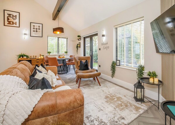 Living area - Stylish and contemporary lodge. (South Duffield, Nr York)