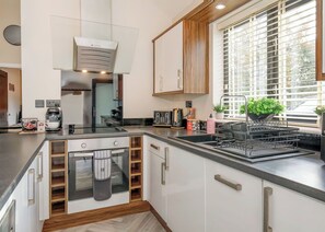 Refrigerador, horno, parrilla de estufa y lavavajillas 