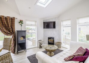 Living area - 1 bedroom accommodation in Eaton, Congleton (Eaton, Congleton)