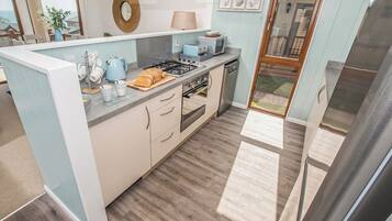 Fridge, oven, stovetop, toaster