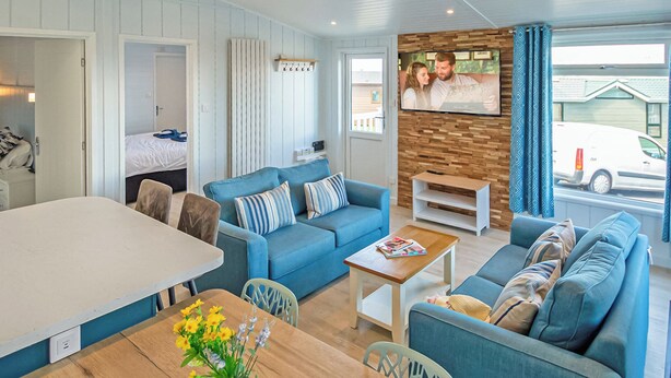 Interior - Luxury lodge with one double with en suite shower and one twin. (Swanage)