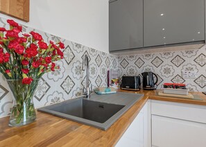 Fridge, oven, stovetop, dishwasher - 2 bedroom accommodation in Orby (Orby)