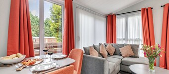 Buxton Lodge with hot tub