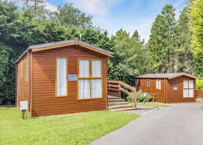 Exterior - Buxton Lodge with hot tub (Longnor, Nr. Buxton)