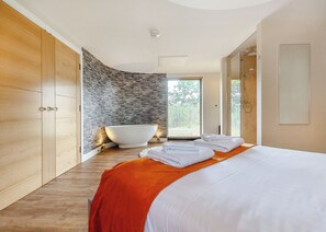 Bathroom - Stylish and luxurious open plan lodge with underfloor heating and smart TV. (South Duffield, Nr York)