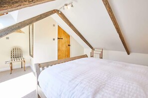 2 Schlafzimmer, Schreibtisch, Bügeleisen/Bügelbrett, kostenloses WLAN