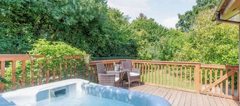 Lodge with one king-size double with en suite shower.
