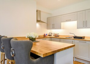 Fridge, oven, stovetop, toaster