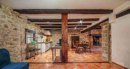 HOUSE IN THE HEART OF THE VILLAGE - QUIET -TERRACE