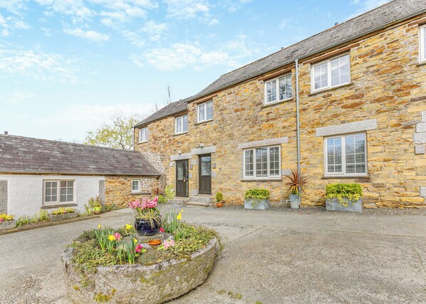 Exterior - 3 bedroom accommodation in Watergate, Looe (Watergate, Looe)