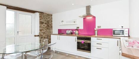 Fridge, oven, stovetop, toaster