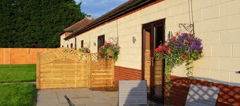 1 bedroom accommodation in Hatfield Woodhouse, Nr. Doncaster