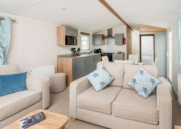 Living area - Shakespeare Caravan (Stratford-upon-Avon)