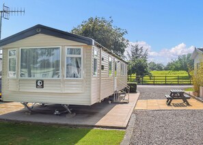 Exterior - Shakespeare Caravan (Stratford-upon-Avon)