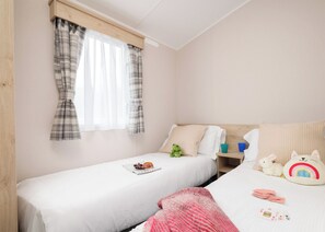 2 bedrooms, free WiFi - Shakespeare Caravan (Stratford-upon-Avon)