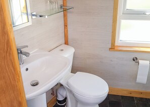 Bathroom - Starlight Wren (Pet) (Fitling, Nr Hornsea)