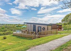 Exterior - Luxurious and contemporary studio pod with double sofa bed. (Narberth)